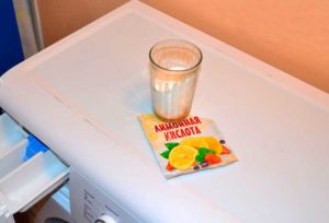 Pulire una lavatrice con acido citrico